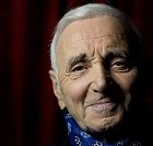 Le chanteur Charles Aznavour s’amuse encore !