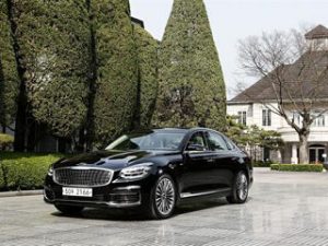 Kia K900, berline avec differentes motorisations et technologies avancees