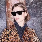 La chanteuse pop Victoria Beckham collabore avec Marchon Eyewear