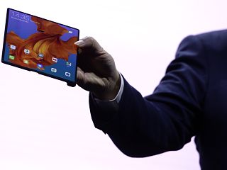 Huawei Mate X, smartphone a ecran pliable equipe d un modem 5G