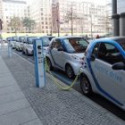 Recharge pour véhicule électrique : la marque au Losange s’investit