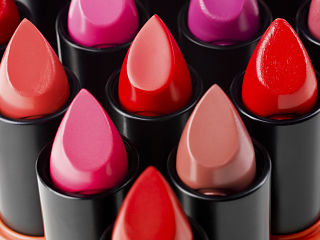 Rouge a levres, les Francaises preferent les lipsticks aux autres makeup et cosmetiques