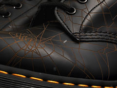 Dr Martens et Yohji Yamamoto, les boots Original 1460 revisitees
