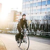 Masque, cyclistes et automobilistes dispenses du port obligatoire a Paris