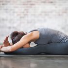 Douleurs menstruelles : avez-vous pensé au yoga ?