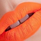 Rouge à lèvres : une couleur intense attire l’attention