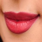 Rouge à lèvres : des couleurs à favoriser pour être tendance cet été