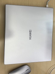 Un ordinateur portable de la marque Huawei
