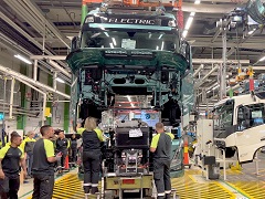 Des camions électriques Volvo en cours de fabrication