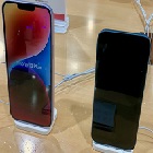 Un iPhone 14 Plus et un iPhone 14 basique