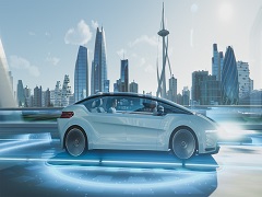 Une femme à bord d’une voiture autonome