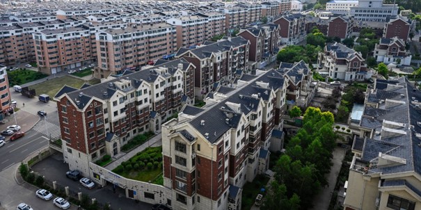 Des rangées d’immeubles dans une ville en Chine