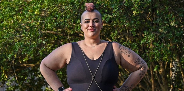 Amanda Momente, creatrice d’une ligne de mode pour femmes rondes au Brésil