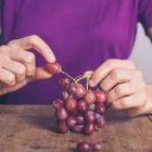 Bienfaits raisin : une solution naturelle contre les maladies des yeux