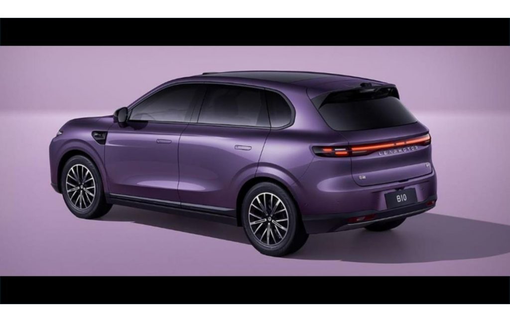 SUV Leapmotor B10 en version violette avec design moderne et feux LED arrière