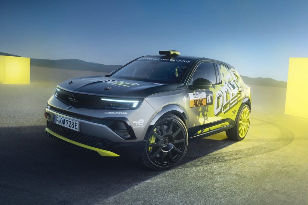 Prototype Opel Mokka GSE Rally performant en livrée sportive conforme aux normes eRally5